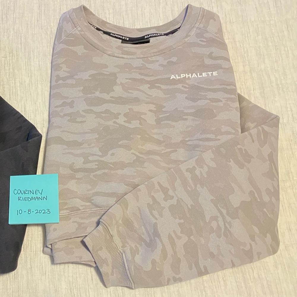 Alphalete Oversized Grey Camo Cropped Fleece Crew Neck